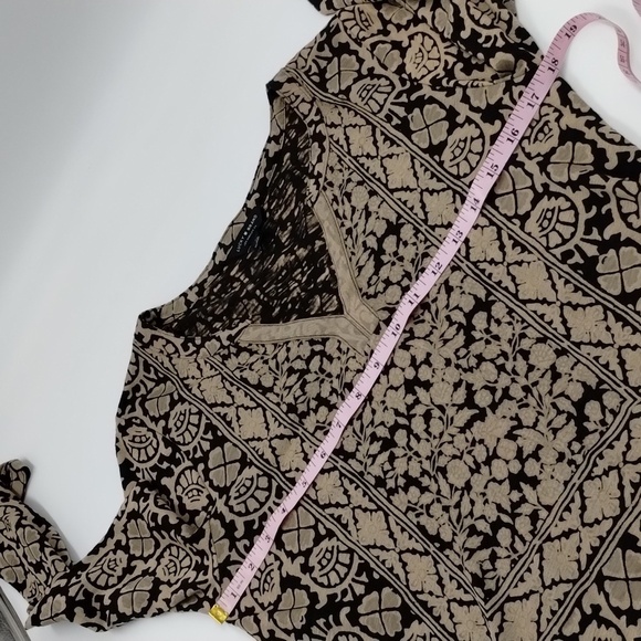 Lucky Brand boho tan black blouse size small all over print V-neck - Picture 7 of 11